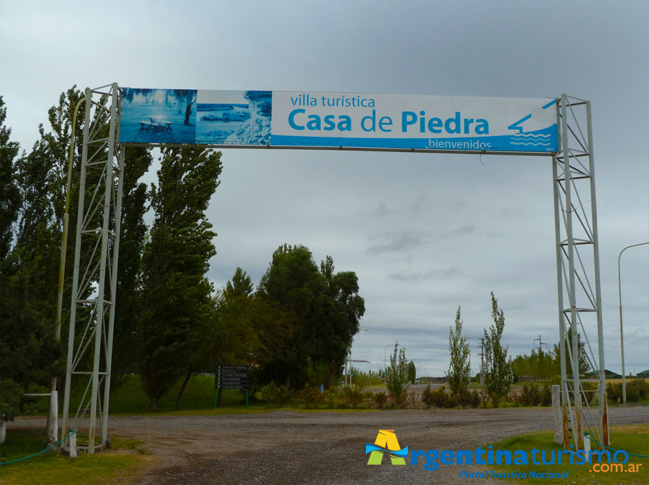 La Ciudad de Casa de Piedra - Imagen: Argentinaturismo.com.ar