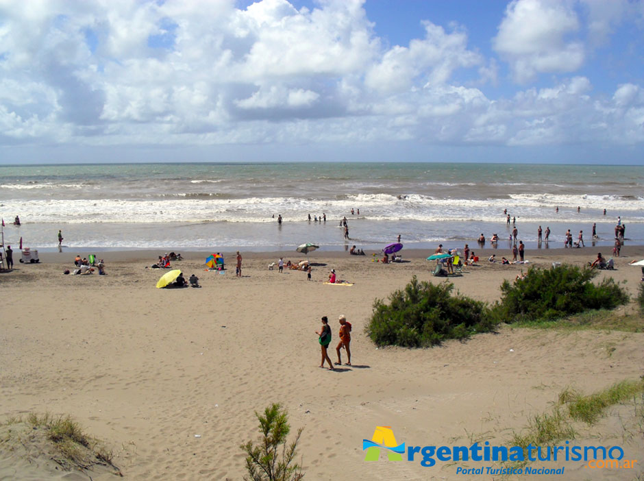 Playas y Balnearios en Costa Azul - Imagen: Argentinaturismo.com.ar