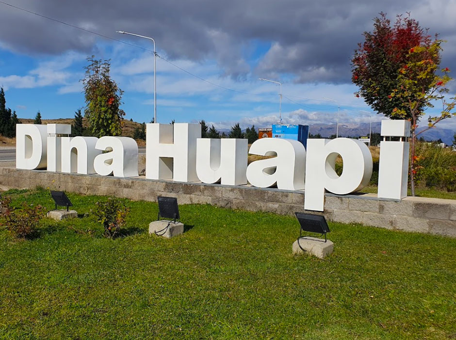 La Ciudad de Dina Huapi - Imagen: Argentinaturismo.com.ar